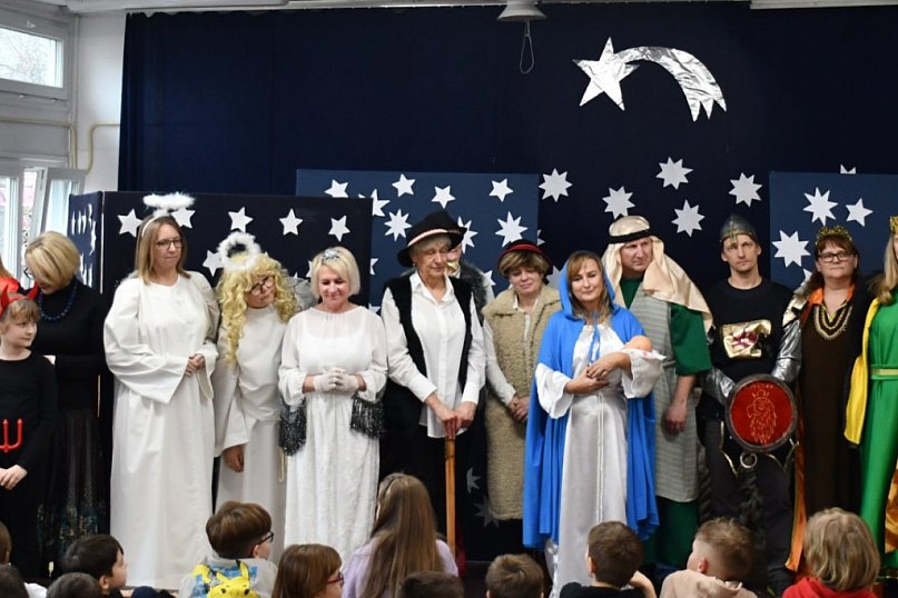 SP nr 3: Jasełka w wykonaniu nauczycieli