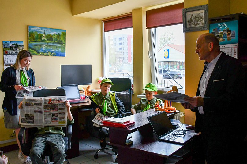 77 Gromada Zuchowa odwiedziła Życie Żyrardowa