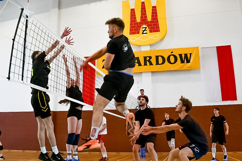 Wielkanocne siatkarskie emocje w Żyrardowie