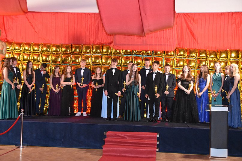 Skończyli szkołę z Oskarami - w świetle jupiterów