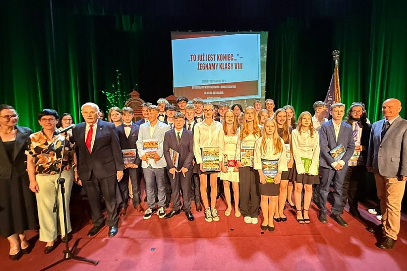 Uroczyste zakończenie klas ósmych w Jedynce