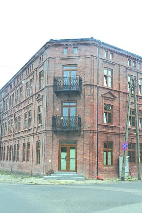 Dom miał być wyburzony… został uratowany-3472