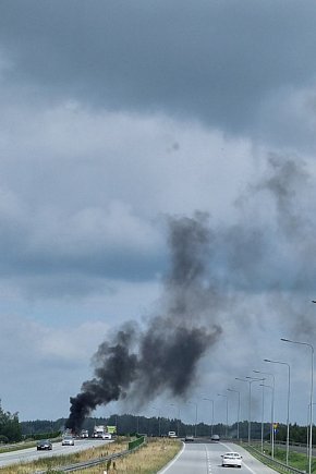 Wielki auta pożar na trasie S8-3480