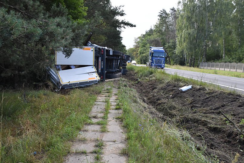 Skończyli swoją podróż w rowie