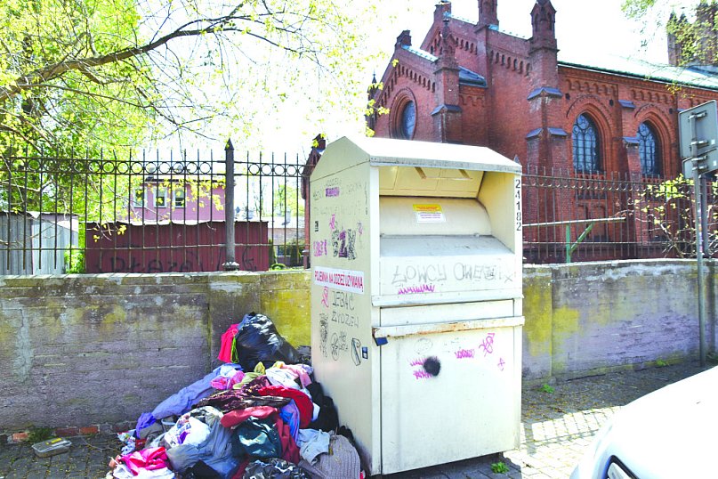 Kryzys z pojemnikami na odzież