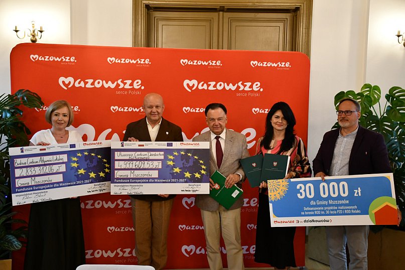 Marszałek przywiózł do Żyrardowa 23 miliony