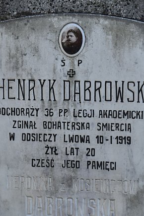 Sprzątano mogiły żołnierzy Bitwy Warszawskiej-3542