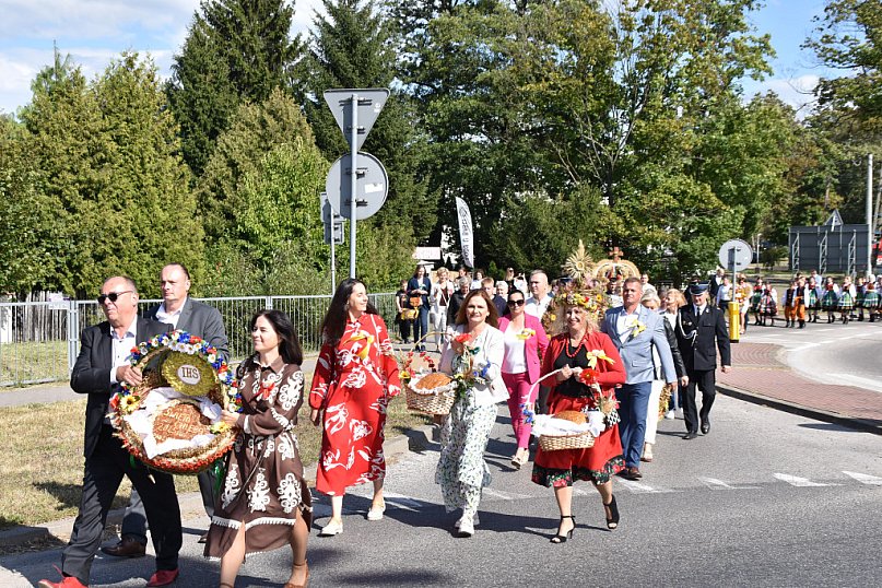 Tradycyjne i piękne „Święto Chleba” w Radziejowicach