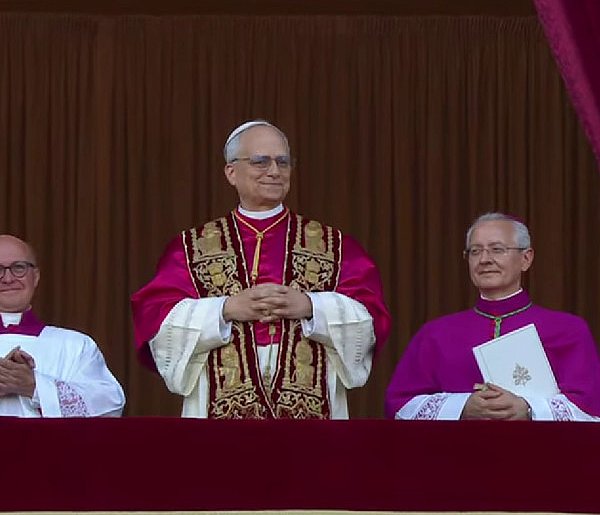 Nowy papież ukazał się światu. Takie przyjął imię!-44190