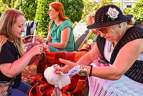 Światowy Dzień Dziergania w miejscach publicznych-44579