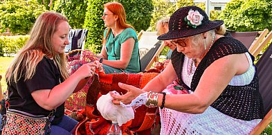 Światowy Dzień Dziergania w miejscach publicznych-44579