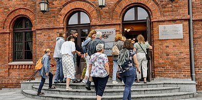 Wakacyjne spacery po mieście z przewodnikiem-44886