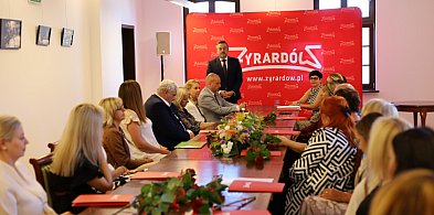 Dwunastu żyrardowskich nauczycieli z awansem na stopień mianowanego-45247