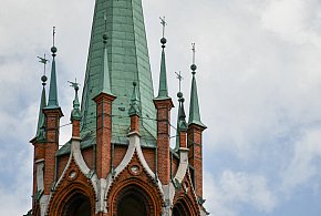 Zoom na kościół pw. Matki Bożej Pocieszenia w Żyrardowie-45397