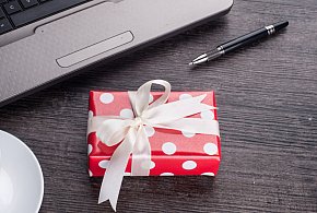 Świąteczna paczka może stać się problemem. Skarbówka patrzy z ukrycia-46205