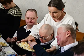 Wielkanocne śniadanie w Warsztacie Terapii Zajęciowej