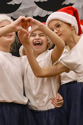 Święta tuż-tuż: kiermasz i wspólne kolędowanie-4035