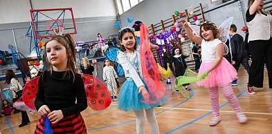 Karnawał pełen kolorów, tańca i uśmiechów