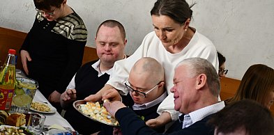 Wielkanocne śniadanie w Warsztacie Terapii Zajęciowej