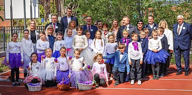 Święto w SP nr 2 w Żyrardowie: Dzień Ziemi i otwarcie nowego placu zabaw