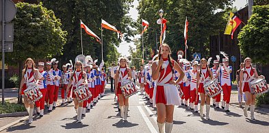 Parada otwierająca Święto Lnu