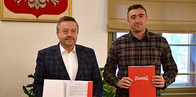 Ciepła woda w basenach przy Farbiarskiej