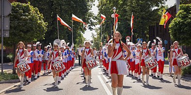 Parada otwierająca Święto Lnu