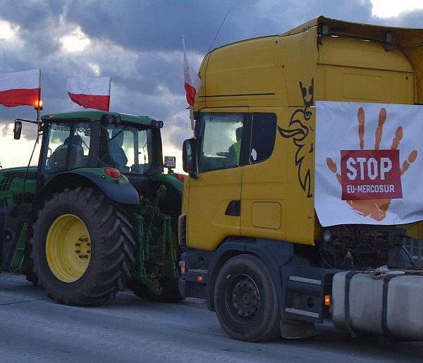 Rolnicy protestowali na obwodnicy Żyrardowa-46558