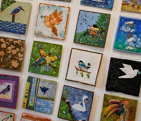 Wystawa patchworków „Ptasi Świat”