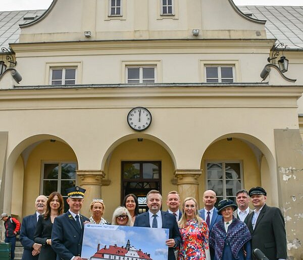 Gwizd parowozu i nowa przyszłość dworca