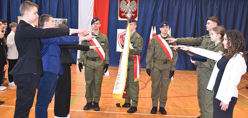 Ślubowanie w szkole wysokich lotów