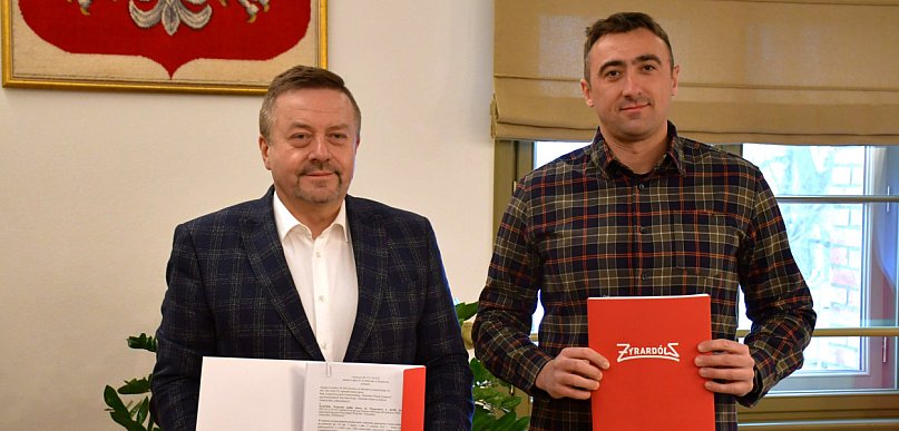 Ciepła woda w basenach przy Farbiarskiej