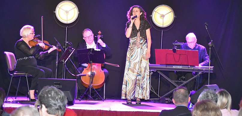 Jaktorów „Walentynki” w rytmie paryskich ulic