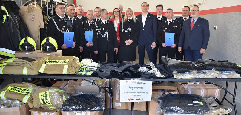 Strażacy otrzymali wyposażenie za 100 tysięcy złotych