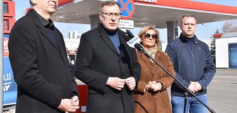 Konferencja PiS: Jak obniżyć cenę paliw?