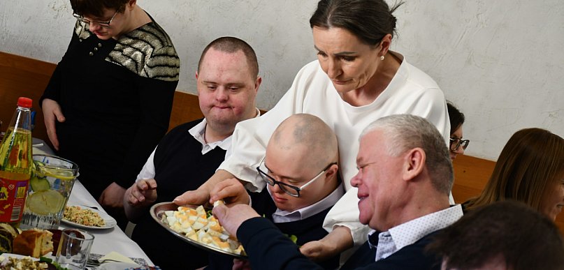 Wielkanocne śniadanie w Warsztacie Terapii Zajęciowej