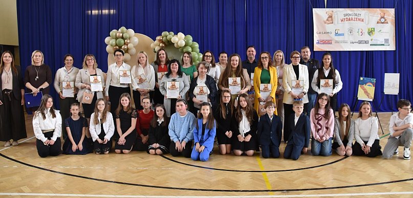 Literacki sukces młodych autorów z Bartnik