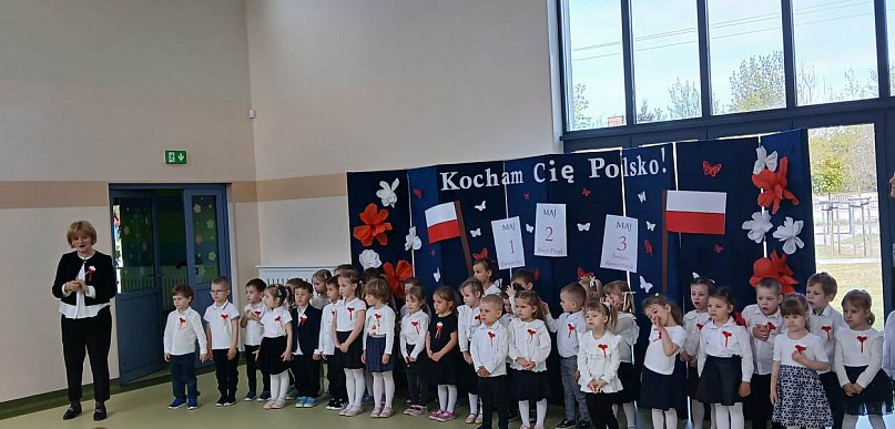 Uroczyste obchody Święta 3 Maja w MP nr 6 w Żyrardowie