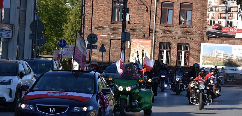 Świąteczny rajd z biało-czerwoną po Żyrardowie