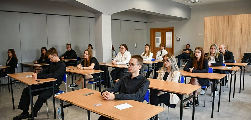 Włókiennik. Trwają egzaminy maturalne