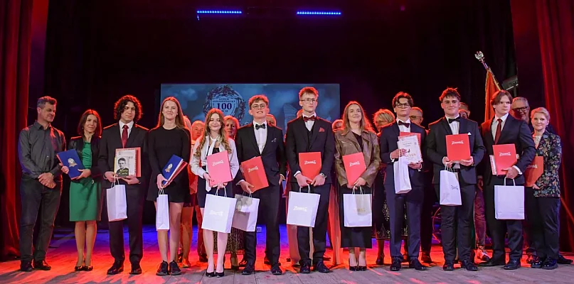 Maturzyści z Czerwoniaka zamykają ważny rozdział