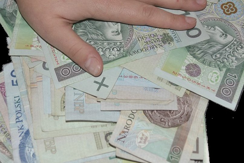 „Makler” wyłudził 86 tysięcy