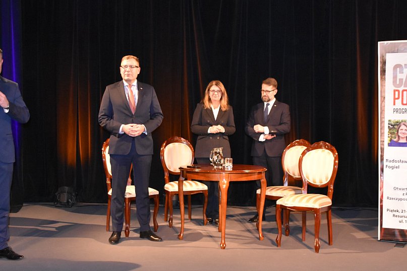 Nie pozostawiono suchej nitki na rządzących