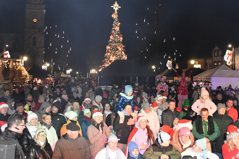 Mikołajki z Gwiazdami w Wiskitkach w bajkowej scenerii