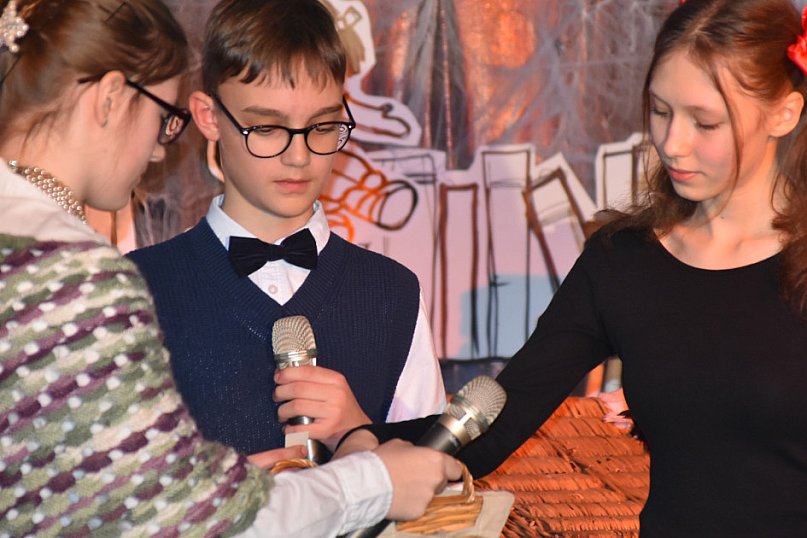 Jasełka i piękna atmosfera bliskiego Bożego Narodzenia