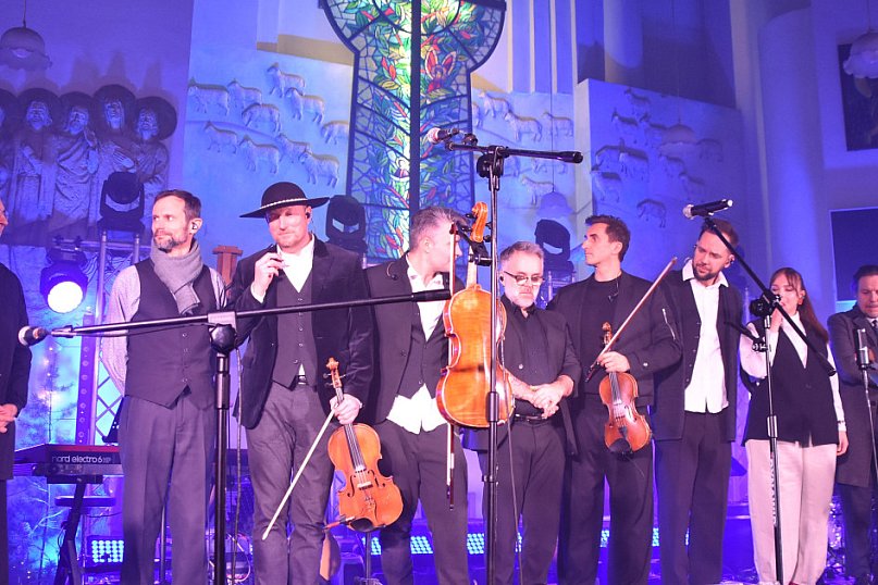 Kolędowanie z gwiazdami – piękna uczta duchowa