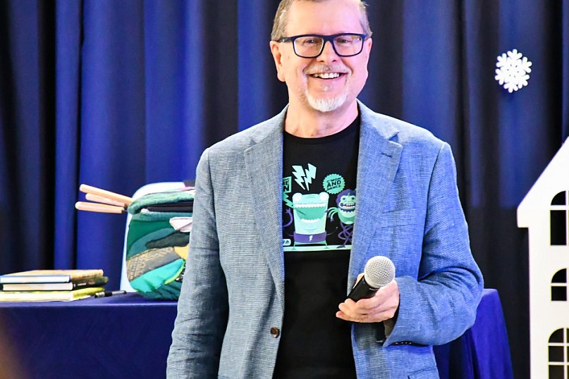 Trójka rozkochała dzieci w czytaniu